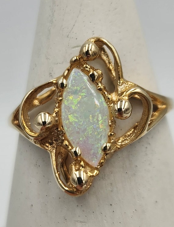 Vintage 10k Yellow Gold Opal Ring, Size 6.75 - image 2