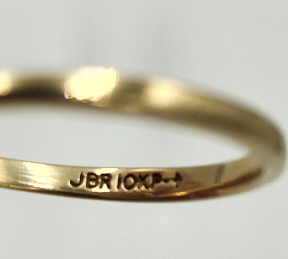 10k Yellow Gold Diamond Heart Ring, Size 6.5 - image 5