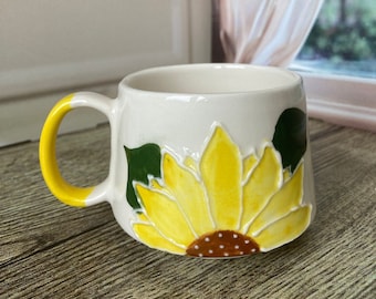 Tazza da cappuccino con girasole dipinta a mano: tazza da caffè in ceramica goffrata