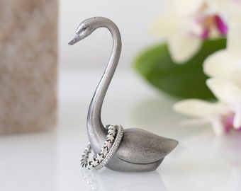 Metal Swan Ring Holder | Home Ornaments | Gifts for Friends | Wedding and Anniversary | Presents for Family