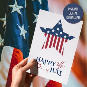 Biglietto d'auguri stampabile per il giorno dell'indipendenza americana. Buon 4 luglio, biglietto da stampare a casa. Biglietto d'auguri rosso, bianco e blu per la celebrazione del 4 luglio.