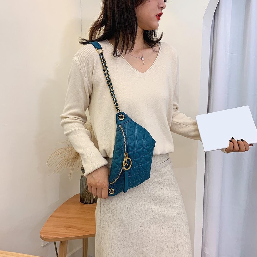 Retro Letter Graphic Crossbody Bag, Women's Chain Shoulder Bag, Trendy  Square Handbag & Purses - Temu