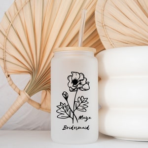 Personalized Birth Flower Tumbler / Frosted beer can glass with lid/  Bridesmaid tumbler with straw/ Gift for mom /  iced coffee glass cup