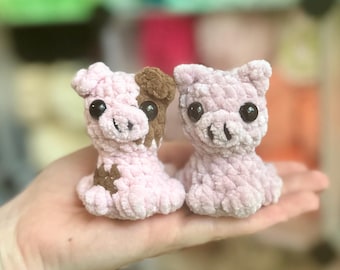 Peaches Pig Pattern- PDF Crochet Pattern- Muddy Piggy Mod- Market Makes- Crochet Pig Pattern PDF- 2 in 1 Pattern