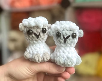 Shamrock Sheep- Farm Animal- Crochet Pattern PDF- Market Makes- No sew Sheep Pattern