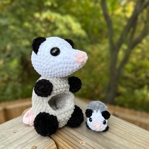 Ophélie l'opossum et bébé opossum - collection marsupial mamas - crochet opossum modèle numérique PDF