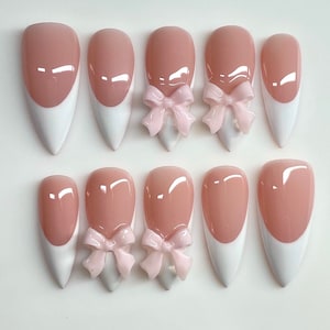 Coquette Nails 