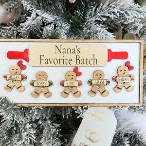 Family Cookie Wood Sign | Grandma&#39;s Nana&#39;s Mom&#39;s Favorite Batch | Gingerbread Baking Design