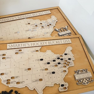 Carte routière de baseball ou de hockey de la série Stadium, 11 x 18 po | Liste de contrôle de l'équipe | Grande enseigne encadrée avec imitation de bois