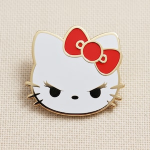 Hello Kitty Mad Emaille Pin 25mm x 25mm