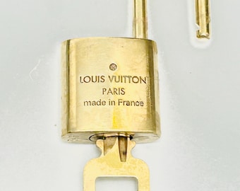 Accesorio con cierre de latón LOUIS VUITTON para bolso o collar