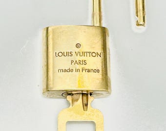 Accesorio con cierre de latón LOUIS VUITTON para bolso o collar