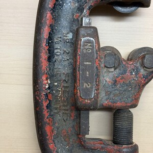 Vintage RIDGID Heavy Duty Pipe Cutter No. 1-2, Made in USA image 4