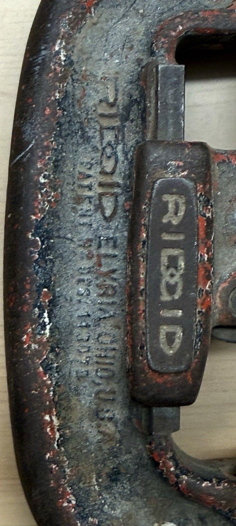 Vintage RIDGID Heavy Duty Pipe Cutter No. 1-2, Made in USA image 5