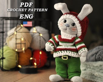 Amigurumi drôle de lapin en costume de Noël / Patron au crochet Lapin d'hiver / Lapin elfe de Noël / Patron au crochet PDF anglais / Jouet cadeau de Noël bricolage