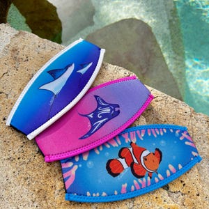 Mask Tamer 2.0 | Sustainable Yamamoto Neoprene | Sea Animal | Protective Slap Strap | Diving Accessory | Ecofriendly | Manta Ray | Eagle Ray