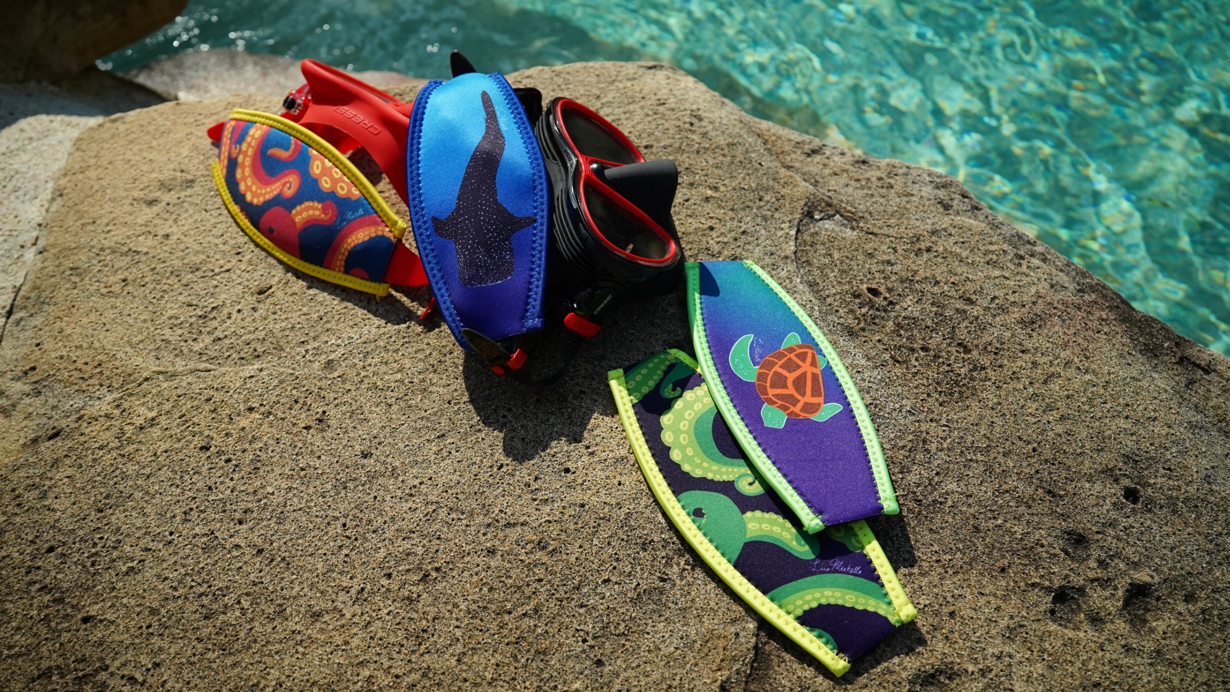 Mask Tamer 1.0 | Dive Mask Tamer | Unique Artistic Sea Animal Design | Comfortable Cover | Protective Slap Strap | Diving Accessory