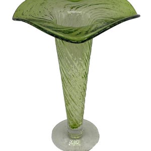 Spiral Ribbed Transparent Green Glass Vase with Circular Flat Base 10 1/2&quot; Tall