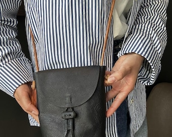 Bolso bandolera de cuero hecho a mano: minimalista, con compartimento para teléfono y llaves, bolso de hombro pequeño para uso diario.