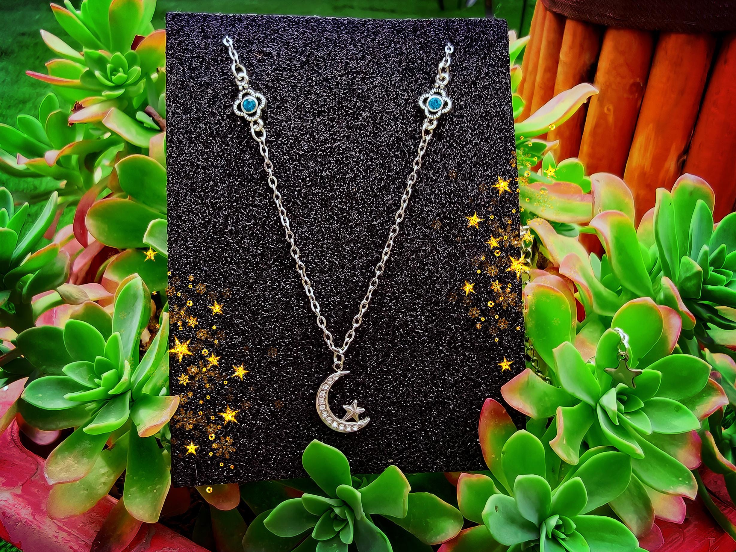 Final Fantasy XV - Lunafreya's Moon Necklace - Oracle of Tenebrae