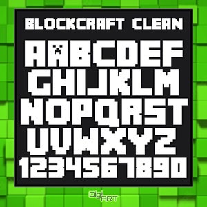 以下が含まれることがあります： 黒い正方形に、ピクセル化されたフォントでアルファベットと数字の上に白い文字で「BLOCKCRAFT CLEAN」と表示されています。背景は緑色のピクセル化されたパターンです。DigiArtのロゴが右下にあります。