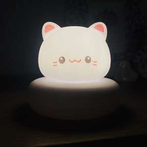 Cute Cat LED Night Light, Kawaii Bedside Lamp, Soft White Glow Kawaii Room Decor, Baby Nursery Night Light, Adorable Cat Lamp Gift