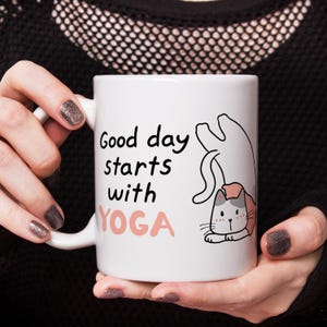 Tazza Kawaii Yoga Cat, regalo di meditazione per gatti carini, tazza da caffè per amanti dello yoga, tazza da tè Mindfulness, tazza in ceramica con gatto divertente
