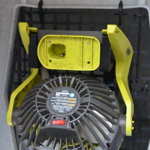 Locking-OLD Style Fan-Ruffland Kennel Door RYOBI Fan Mount(2)