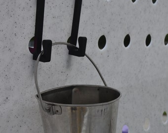 Two hooks-Ruffland Kennel Side Water Bucket Hooks (2) PEGT Pet Safe-no bucket rattling