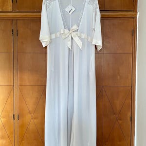 Vintage La Perla robe lingerie silk modal white lace lingerie dressing gown La Perla flowers lace vintage home wear La Perla