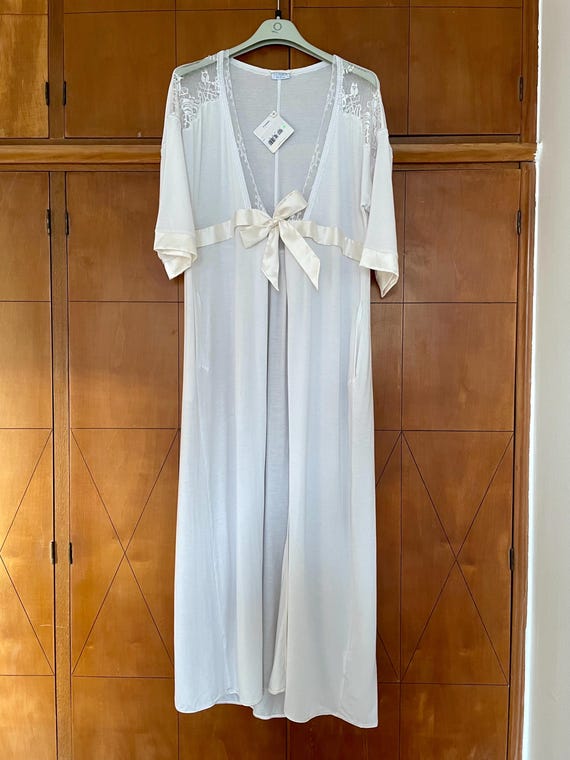Vintage La Perla robe lingerie silk modal white lace lingerie dressing gown  La Perla flowers lace vintage home wear La Perla