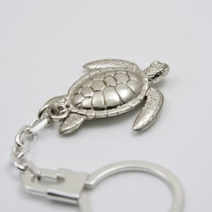 Porte-clés tortue de mer, porte-clés en argent sterling animaux marins, vie océanique, cadeau d&#39;amitié, breloque tortue réaliste, cadeau pour plongeurs, surfeur