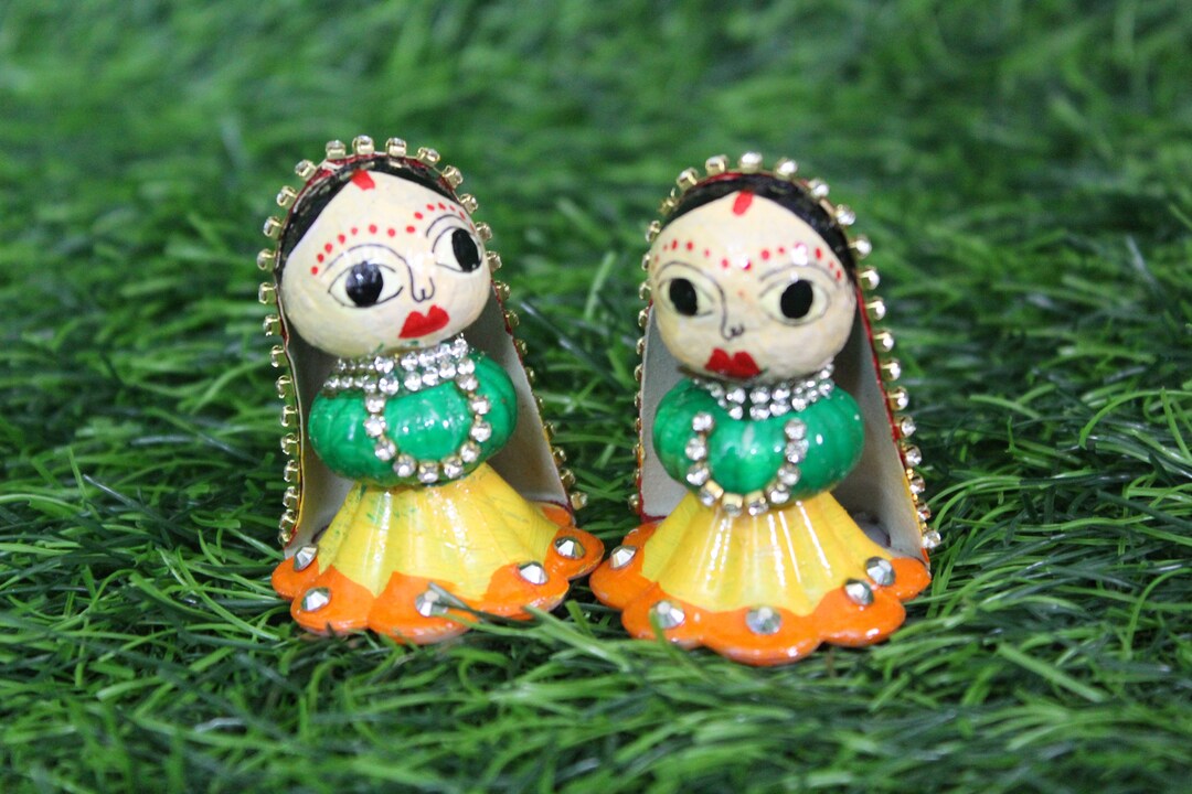 Riddhi Siddhi With Red & Golden Color Combination Hanging For Decoration Set Of 2