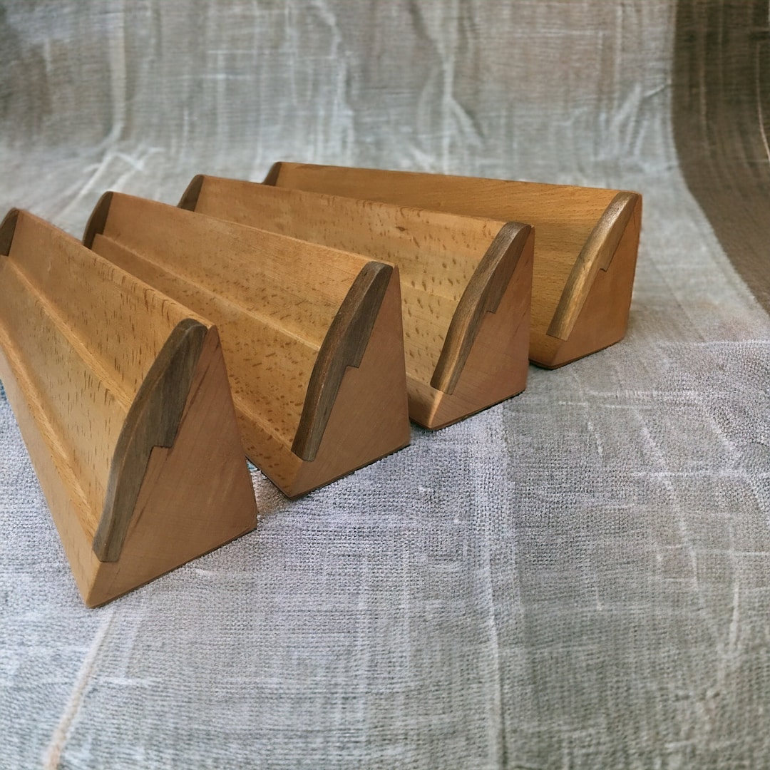 Helena Wood Art, Handgemaakte Houten Rummy Set met Tas Okey Helena Wood Art, Handgemaakte Houten Rummy Set met Tas Okey