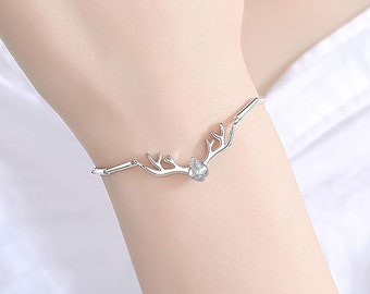 Pulsera de diamantes con asta de ciervo, pulsera delicada con solitario, chapada en oro blanco de 14 quilates, diamante redondo de 1 qt, pulsera de plata para ella, joyería para mujer