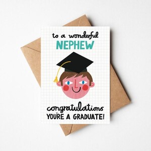 Abitur Graduierung Karte für Neffe 13x18cm Well Done Graduate Karte mit Kraft Umschlag - Cute Graduierung Glückwünsche Handgezeichnete Illustration Gruß