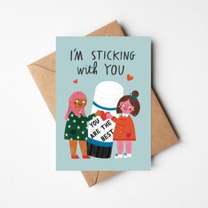 Je reste avec vous - joli jeu de mots avec de la colle - amitié féminine - carte d'anniversaire lesbien pour la Saint-Valentin pour petite amie femme Hr - 5 x 7" avec enveloppe