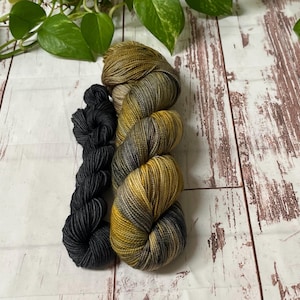 Sock Yarn Set with Mini Skein Hand Dyed Fingering Weight Yarn 487 Yards 80/20 Superwash Merino Nylon Yarn for Knitting Socks and Crochet