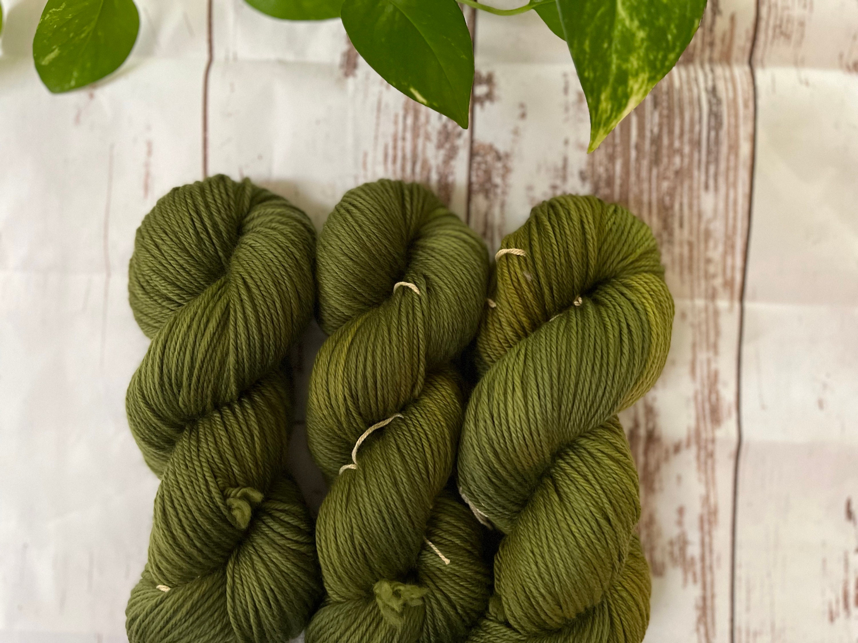 Tshirt Crochet Yarn. Yarn for Bags, Chunky Yarn, Bulky Yarn. Basket Yarn,  Cotton Yarn, Green Moss Color 7-9 or 5-7 Mm Thickness 