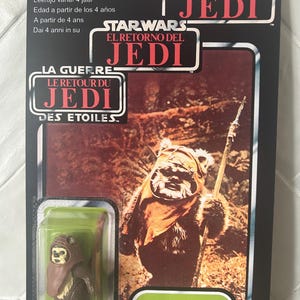 Custom Star Wars Kenner Retro Collection Wicket W. Warrick on Tri-Logo Palitoy-reproductiekaart Return of the Jedi 70-achterkant
