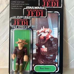 Niestandardowa karta Star Wars Kenner Vintage Original Rey Yees and Staff na trójlogowej reprodukcji ROTJ Card