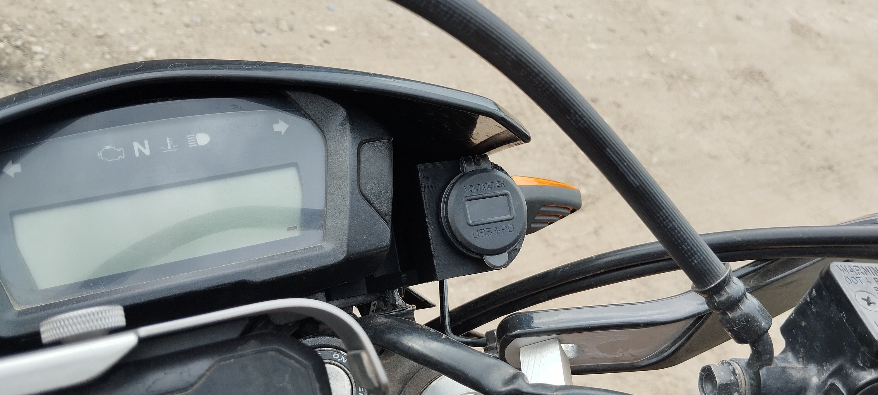 Honda CRF250L/M USB Charger Holder