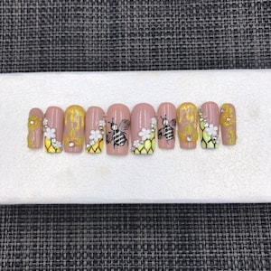 Yellow Bee Press On Nails: Luxury Coffin Style Fake Nails- C150