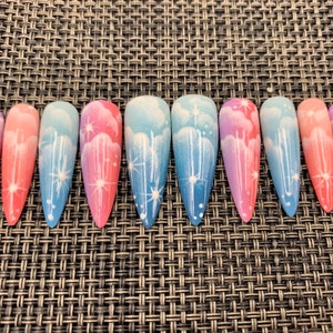 Uñas postizas de ataúd con diseño de nubes: cielo pastel, detalle de estrella - C21