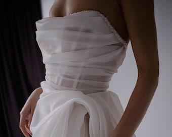 Long train wedding dress. Corset wedding dress. Hand embroidery wedding dress. Dress with a slit.