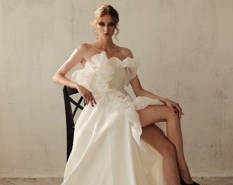 Romantic bridal gown. Wedding dress with ruffles. Epatage wedding dress.