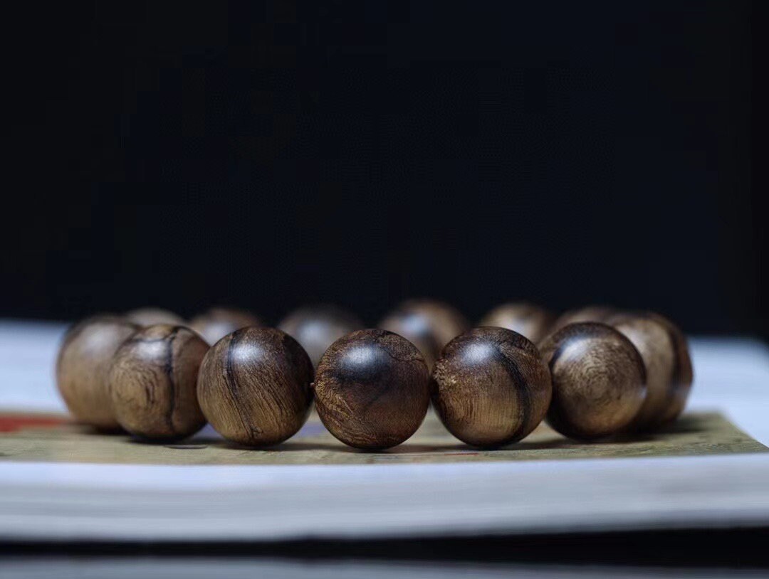 100% Sinking Black Kynam Agarwood Mala/bracelet/necklace From Vietnam ...