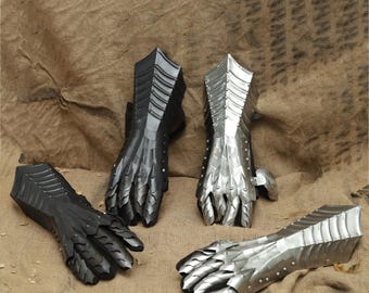 Medieval Steel Gauntlets: Knight Costume Hand Armor for LARP & Cosplay