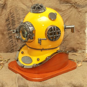 Antique-Style Scuba Diving Helmet: Full Size Nautical Decor Replica