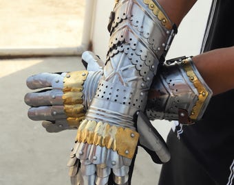 Steel Knight Gauntlets: Medieval Armor Gloves with Brass Detail